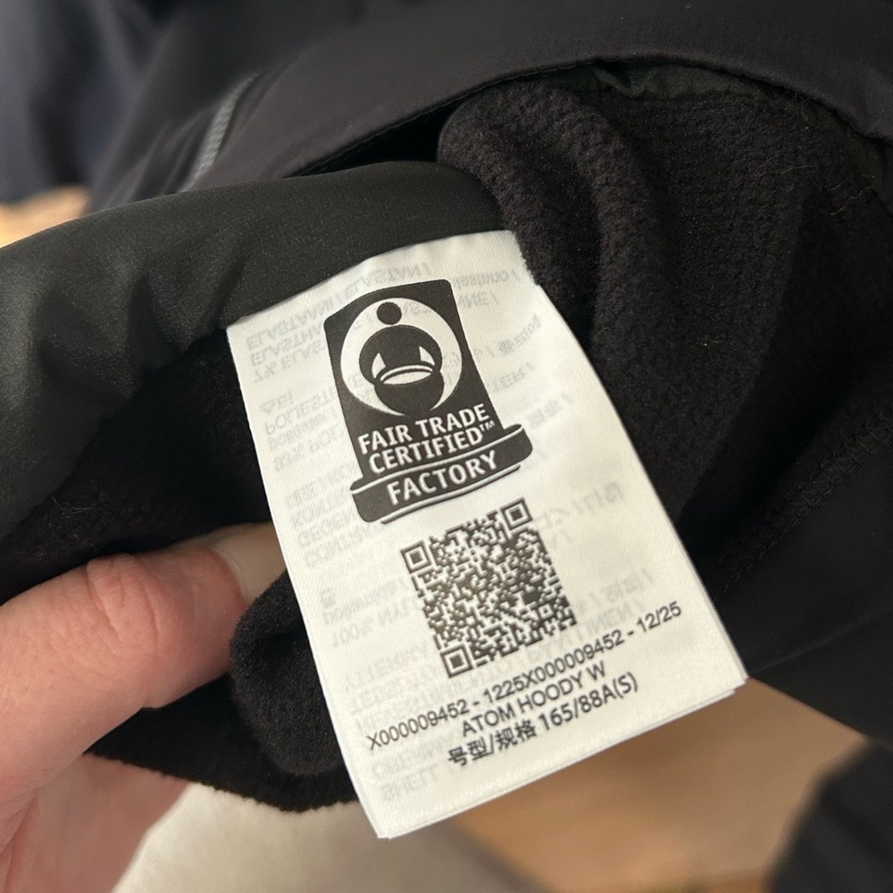 Arc'teryx Atom Insulated Hoody - Women’s Black Size Small - Picture 5 of 5